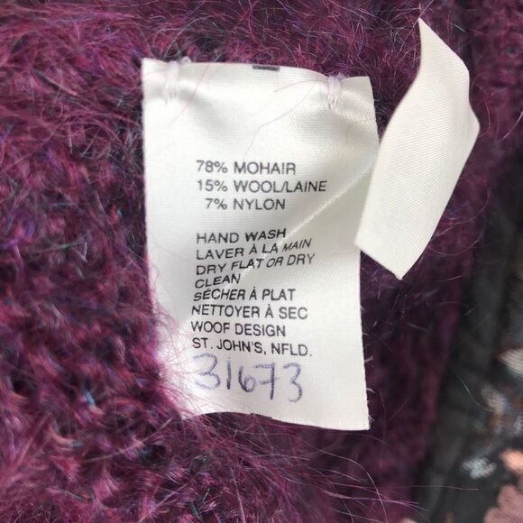 Woof Design Newfoundland Canada Vintage Sweater - Picture 5 of 9